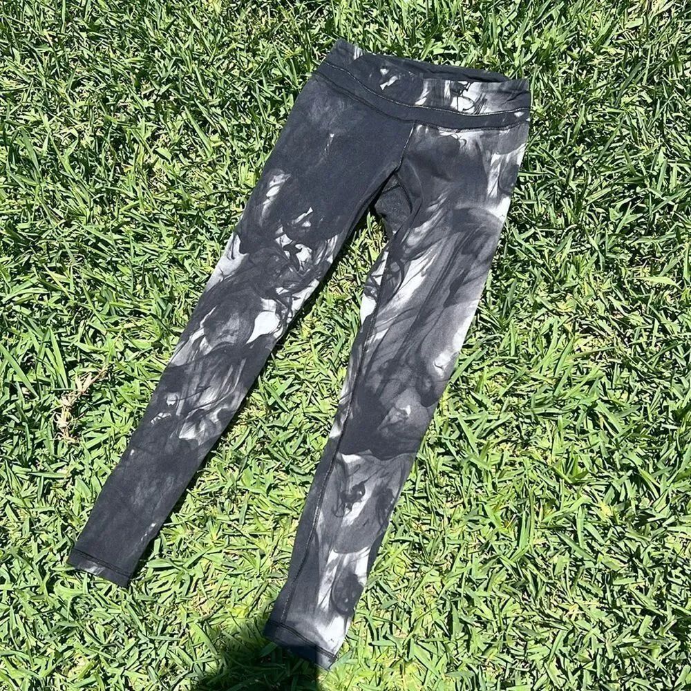 Black Tie Dye Leggings - Size Small - Ankle Leggings - Black & White - LIKE NEW